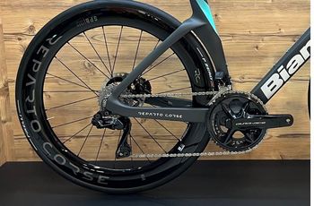 Brugt Bianchi Oltre RC Durace Di2 2024 2024 Road & Gravel — billede 2 af 3