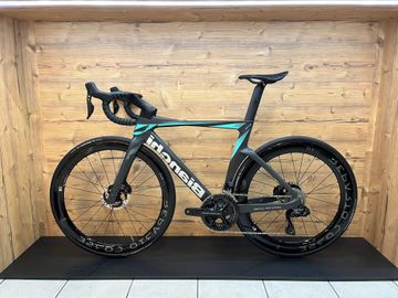 Używany Bianchi Oltre RC Durace Di2 2024 2024 Road & Gravel — zdjęcie 3 z 3