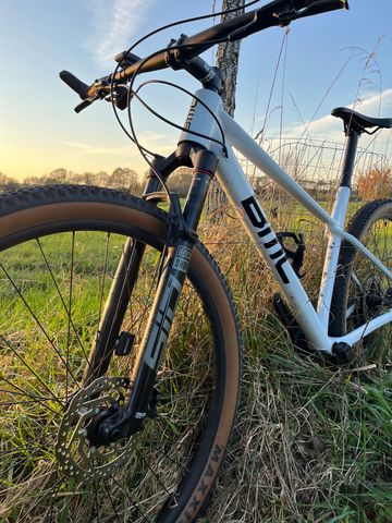 Gebrauchtes BMC Twostroke AL FIVE 2023 2023 Mountainbike, Weiß, 29 — Bild 3 von 36
