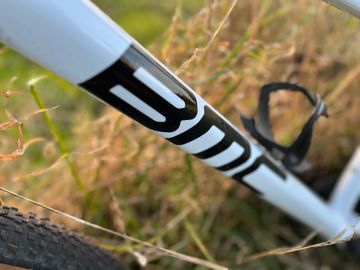 Gebrauchtes BMC Twostroke AL FIVE 2023 2023 Mountainbike, Weiß, 29 — Bild 10 von 36