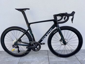 Used Van rysel rcr pro 2025 Road & Gravel, Green — image 1 of 5