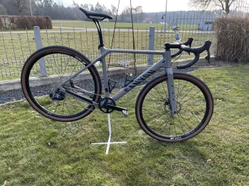 Used Canyon Grizl CF SL 7 eTap 2022 Road & Gravel — image 3 of 8