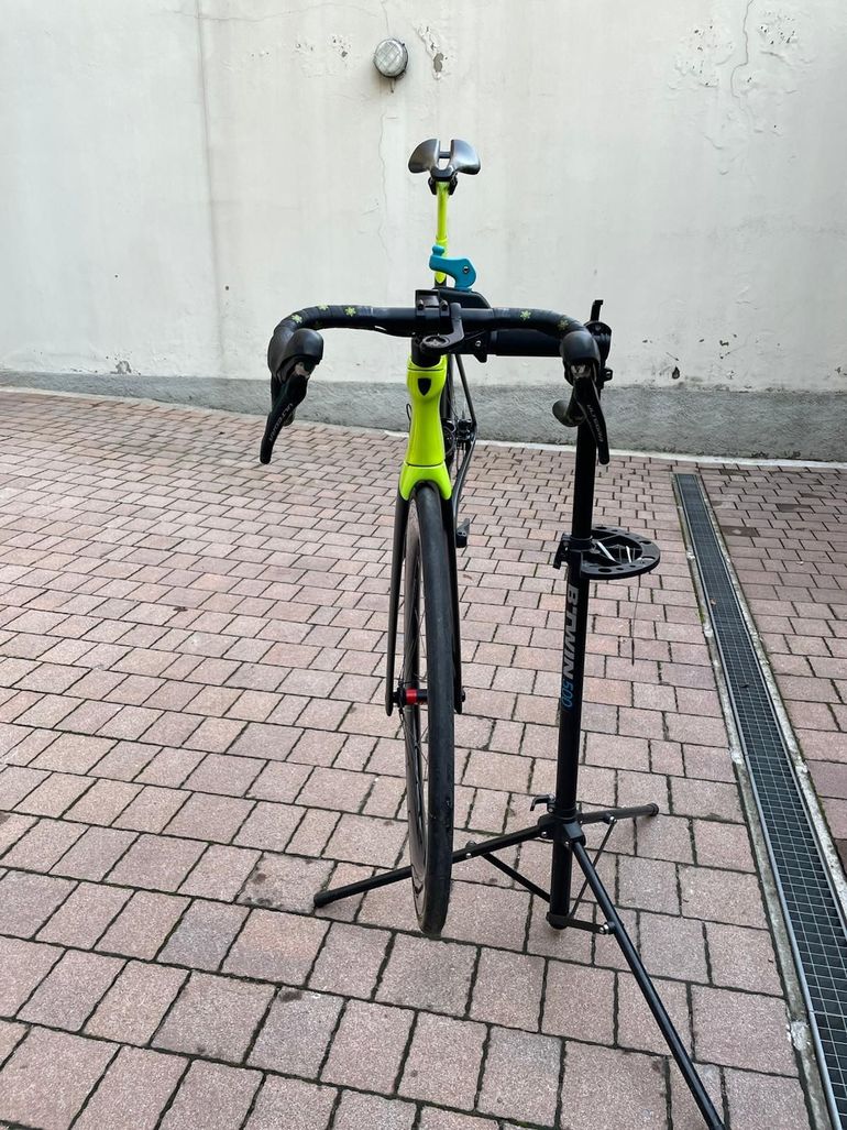 Used Trek Madone SL 6 Disc 2020 2020 Road & Gravel — image 4 of 17