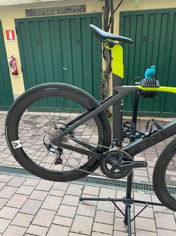 Used Trek Madone SL 6 Disc 2020 2020 Road & Gravel — image 3 of 17