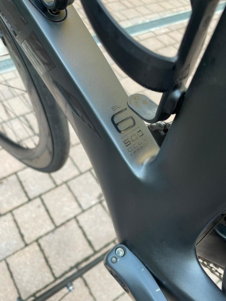 Used Trek Madone SL 6 Disc 2020 2020 Road & Gravel — image 8 of 17