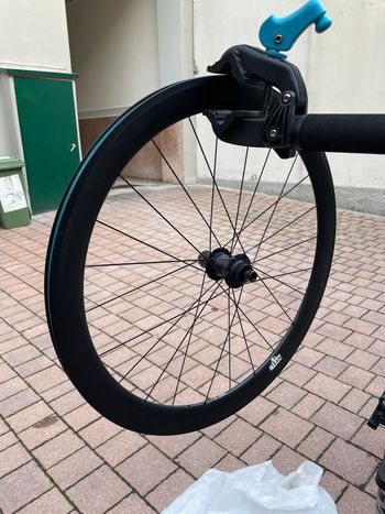 Used Trek Madone SL 6 Disc 2020 2020 Road & Gravel — image 16 of 17