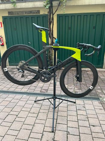Used Trek Madone SL 6 Disc 2020 2020 Road & Gravel — image 1 of 17