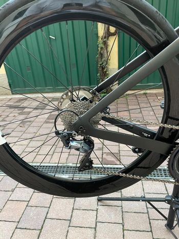 Used Trek Madone SL 6 Disc 2020 2020 Road & Gravel — image 10 of 17