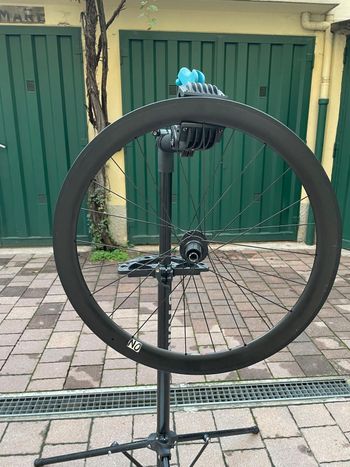 Used Trek Madone SL 6 Disc 2020 2020 Road & Gravel — image 15 of 17