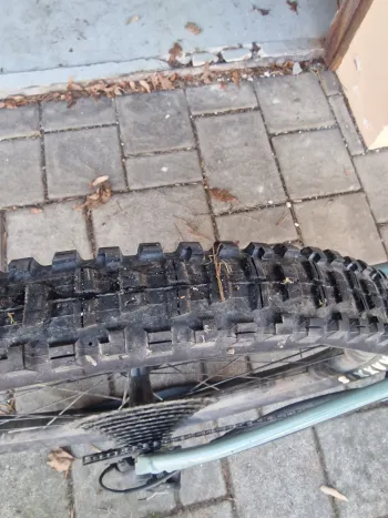 Used Giant Reign 2 2020 Mountainbike — image 5 of 6
