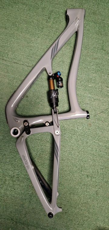 Used Ibis Ripmo XT 2022 Frameset 2022 Mountainbike, Light Gray, 29 — image 6 of 16