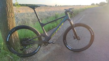 Used Scott Spark RC Comp 2024 2024 Mountainbike, Black, 29 — image 2 of 6