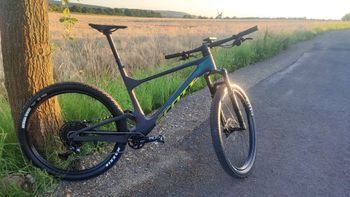 Used Scott Spark RC Comp 2024 2024 Mountainbike, Black, 29 — image 1 of 6