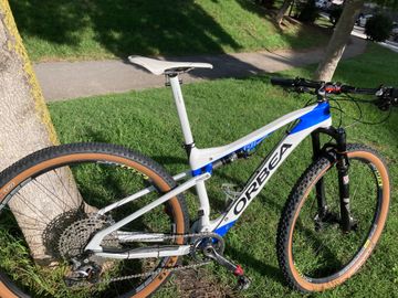 Used Orbea OIZ M-TEAM 2018 2018 Mountainbike, White, 29 — image 2 of 14