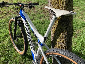 Used Orbea OIZ M-TEAM 2018 2018 Mountainbike, White, 29 — image 7 of 14