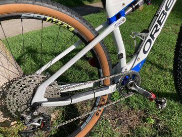 Used Orbea OIZ M-TEAM 2018 2018 Mountainbike, White, 29 — image 3 of 14