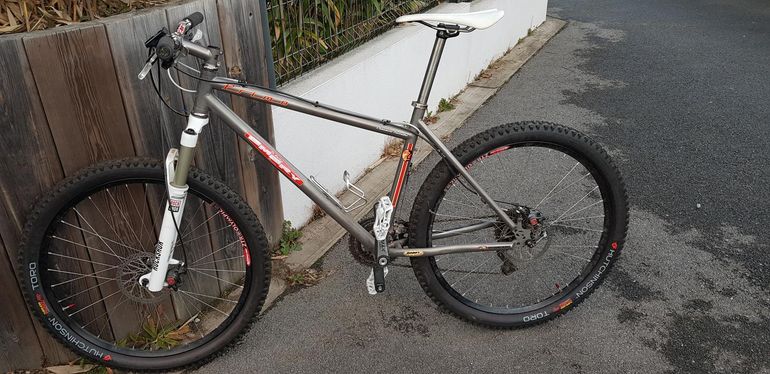 Used Titan skyde classico tomillo 2010 Mountainbike, Light Gray — image 2 of 3