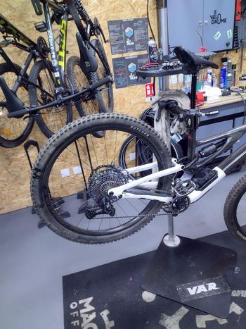 Used Specialized S-Works Stumpjumper EVO 2022 2022 Mountainbike, Black, 29 — image 5 of 7