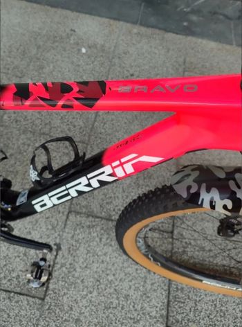 Used Berria Bravo. Shimano Deore XT 2021 Mountainbike, Black, 29 — image 9 of 10
