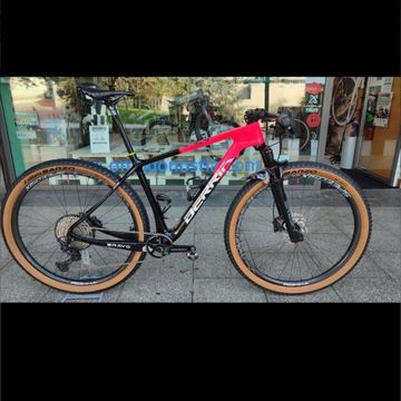 Brugt Berria Bravo. Shimano Deore XT 2021 MTB