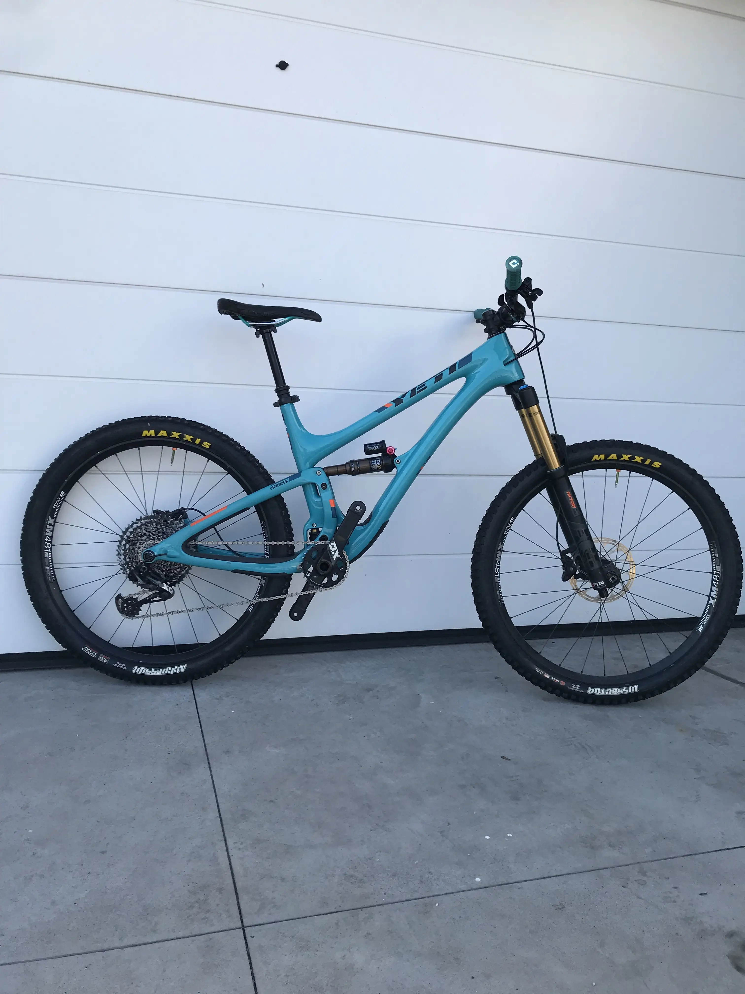 Yeti sb5 best sale lunch ride