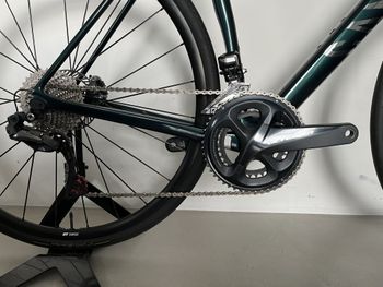 Used Canyon Endurace CF SL Disc 8.0 Di2 2018 Road & Gravel, Green — image 2 of 12