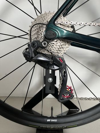 Used Canyon Endurace CF SL Disc 8.0 Di2 2018 Road & Gravel, Green — image 3 of 12