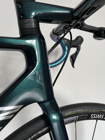 Used Canyon Endurace CF SL Disc 8.0 Di2 2018 Road & Gravel, Green — image 6 of 12