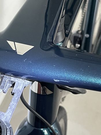Used Canyon Endurace CF SL Disc 8.0 Di2 2018 Road & Gravel, Green — image 11 of 12