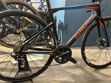 Used BMC Roadmachine 02 TWO 2018 2018 Road & Gravel, Black — image 2 of 4