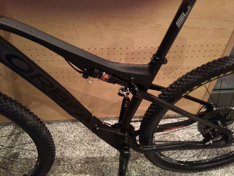Used Orbea Oiz 2017 Mountainbike, Black, 29 — image 4 of 18