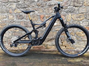 Used Whistle VTTAE WHISTLE B-rush C8.2 Carbon Taille M Enduro 2022 Bosch 750 2022 Mountainbike, Black, 29 — image 2 of 8