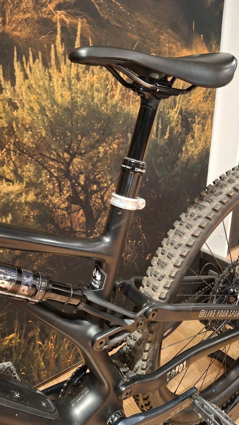 Used Specialized Stumpjumper 2022 Mountainbike, Black, 29 — image 5 of 11