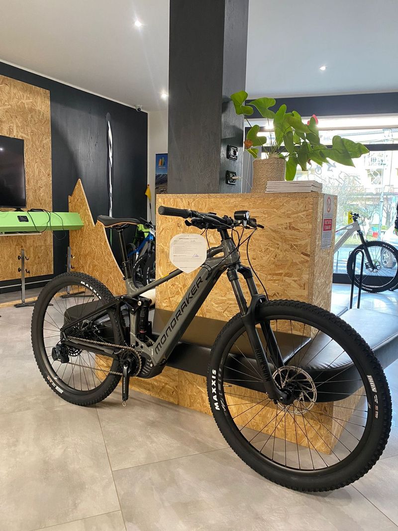 Mondraker CHASER 750 2024 2024 Mountainbike d'occasion — image 3 sur 3