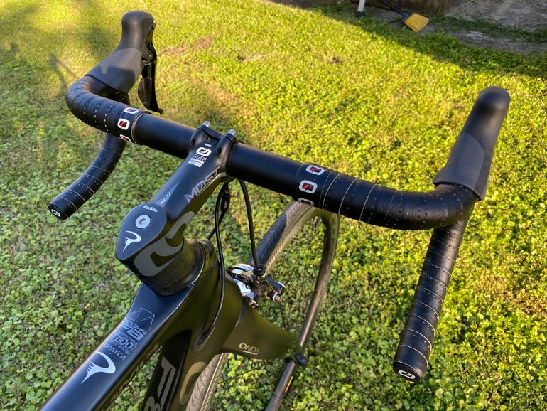 Used Pinarello F8 2019 Road & Gravel, Black — image 8 of 8