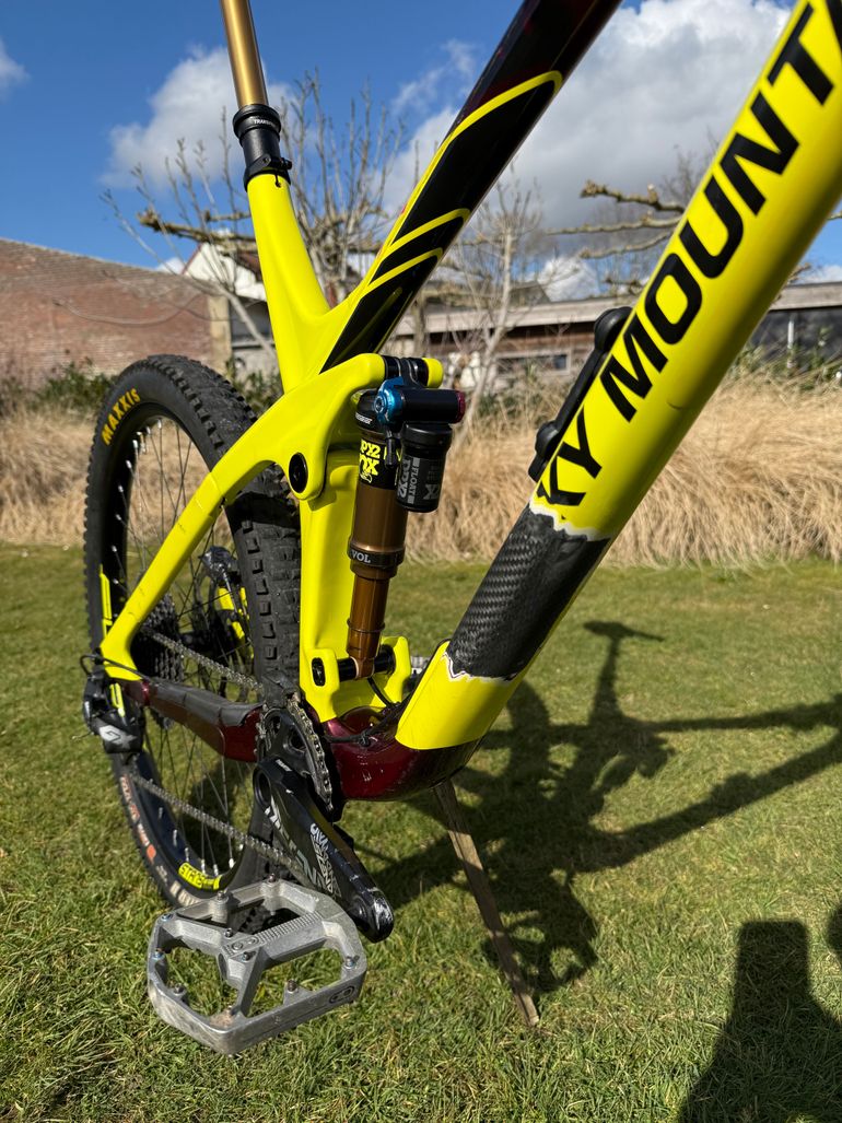 Rocky Mountain Slayer Carbon 90 2018 2018 Mountainbike usato, Arancione — immagine 6 di 9