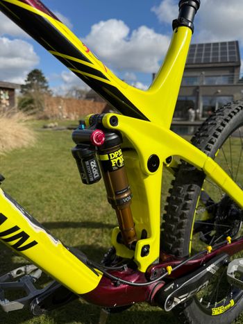 Rocky Mountain Slayer Carbon 90 2018 2018 Mountainbike usato, Arancione — immagine 2 di 9