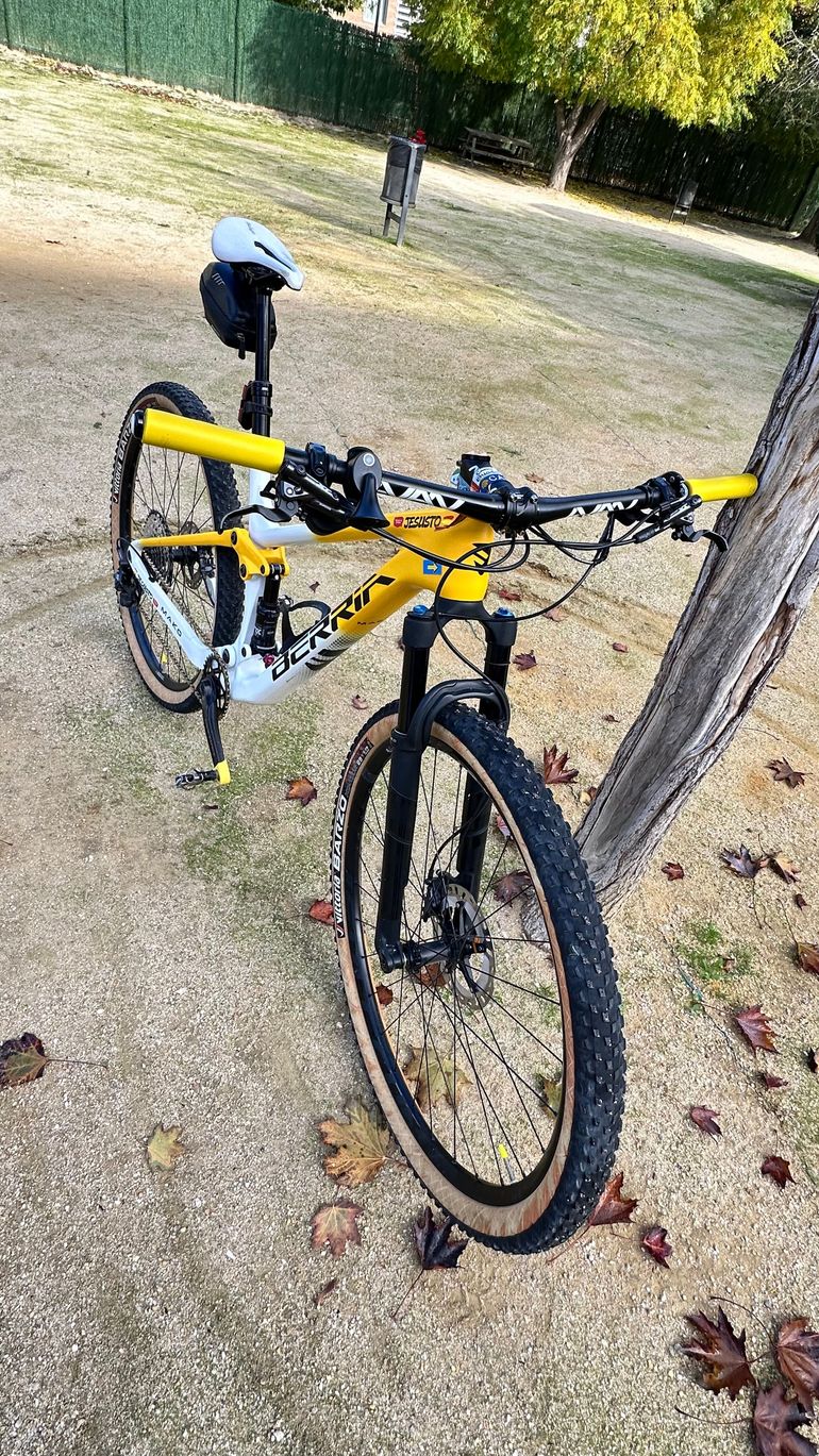 Gebrauchtes Berria Mako 7.1 2021 Mountainbike, Weiß, 29 — Bild 3 von 5