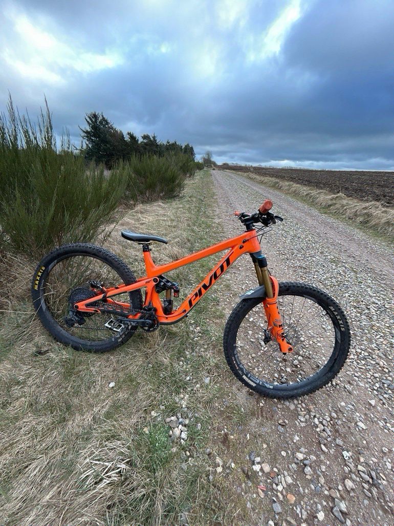 Used Pivot Firebird SRAM GX Eagle 2023 Mountainbike, Orange — image 21 of 26