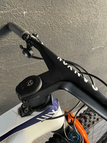 Used Canyon Lux CF SLX 9 TEAM 2022 Mountainbike — image 8 of 9