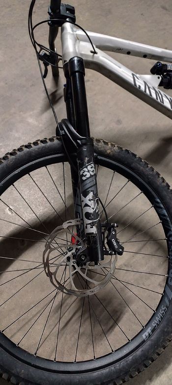 Used Canyon Torque 6 2022 Mountainbike, Light Gray — image 8 of 9