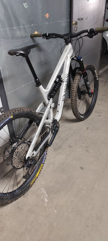 Used Canyon Torque 6 2022 Mountainbike, Light Gray — image 6 of 9