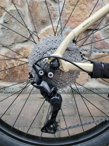 Used Trek Roscoe 6 2020 Mountainbike, Light Gray — image 10 of 11