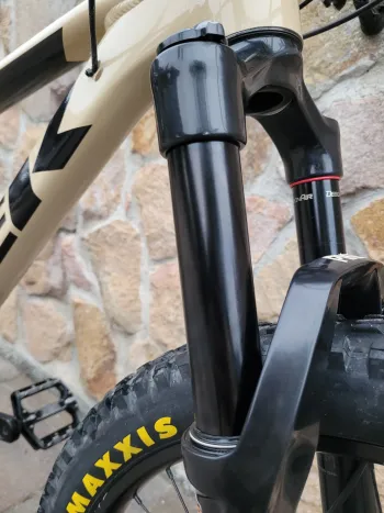 Used Trek Roscoe 6 2020 Mountainbike, Light Gray — image 8 of 11