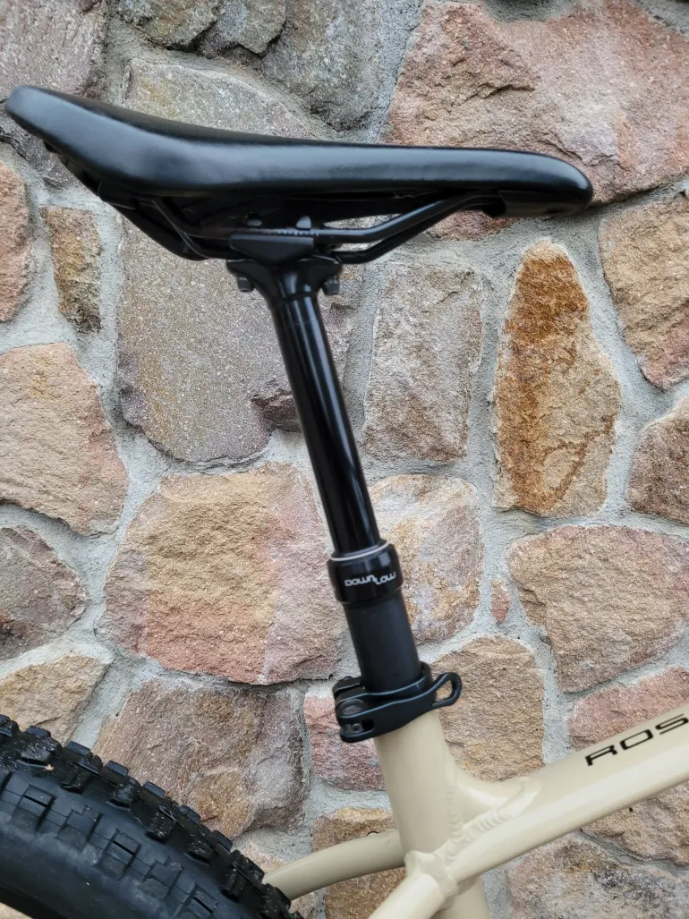 Used Trek Roscoe 6 2020 Mountainbike, Light Gray — image 6 of 11