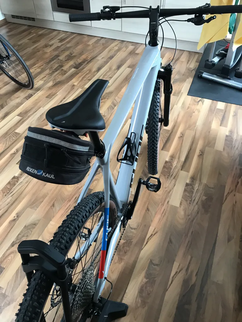 Used CUBE REACTION C:62 PRO 2022 Mountainbike, Light Gray — image 1 of 5