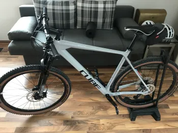 Used CUBE REACTION C:62 PRO 2022 Mountainbike, Light Gray — image 2 of 5