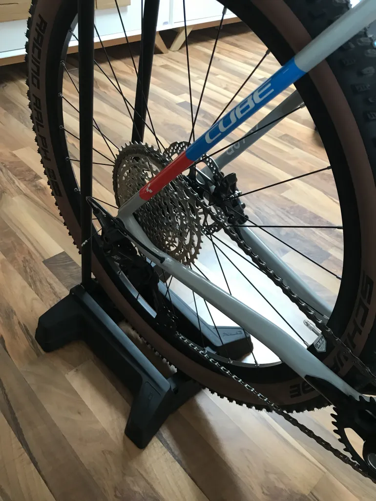 Used CUBE REACTION C:62 PRO 2022 Mountainbike, Light Gray — image 5 of 5