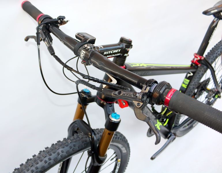 Used Pinarello Dogma XC 9.9 2016 Mountainbike, Light Gray — image 14 of 16