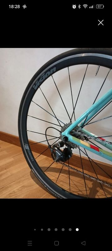 Used Trek Madone 4.7 H2 Compact 2014 2014 Road & Gravel, Blue — image 8 of 10